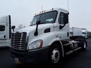 2015 Freightliner CASCADIA 113