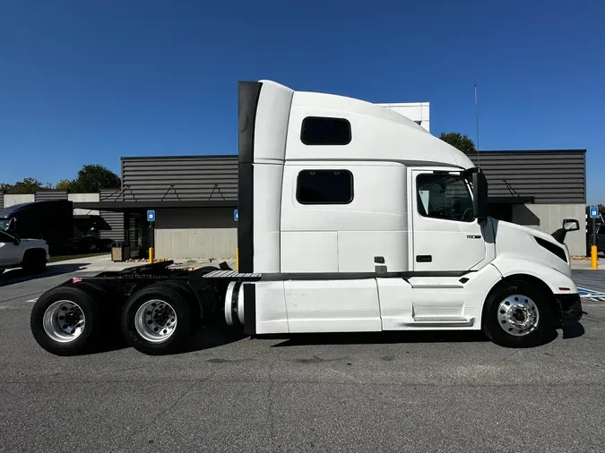 2020 Volvo VNL64T860