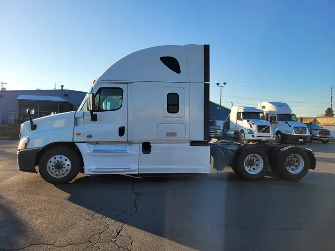 2018 FREIGHTLINER/MERCEDES CASCADIA 125