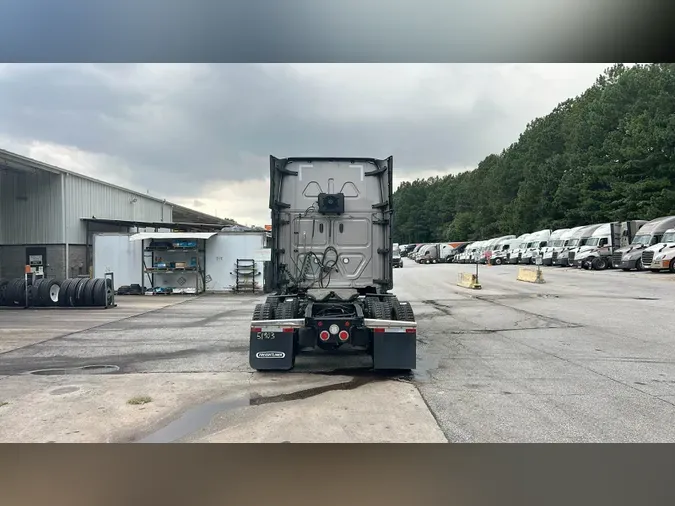 2021 Freightliner Cascadia 126