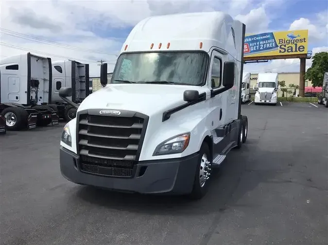 2020 FREIGHTLINER CASCADEVO1