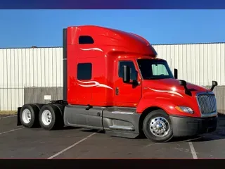 2023 INT LT625 6X4