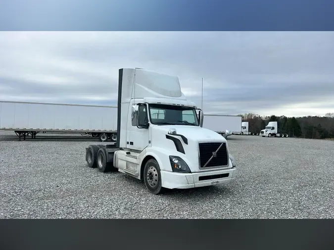 2018 Volvo VNL300e2a61ed6b31c4f6abf6c9956047094a4