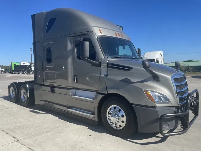 2022 Freightliner Cascadia 126