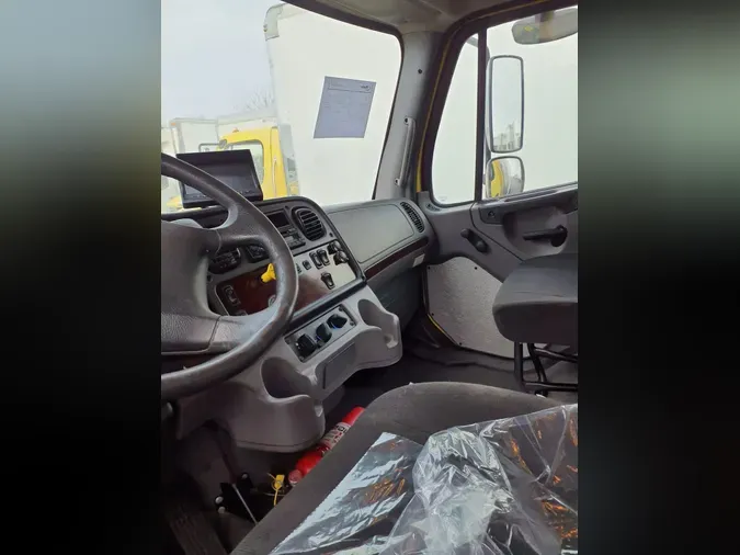 2016 FREIGHTLINER/MERCEDES M2 106e2a6d8fb900ad8303e5eb0628f555004