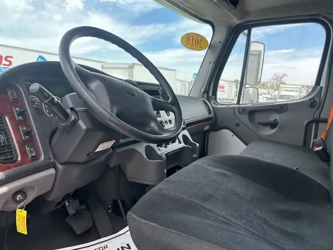 2018 FREIGHTLINER M2 106