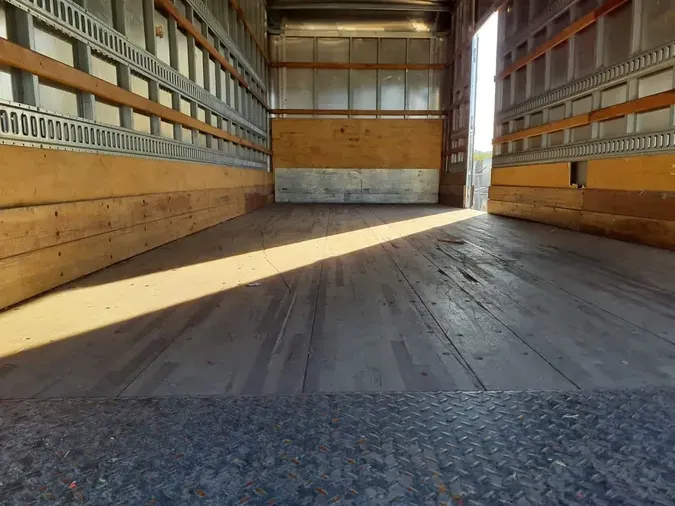 2018 FREIGHTLINER/MERCEDES M2 106