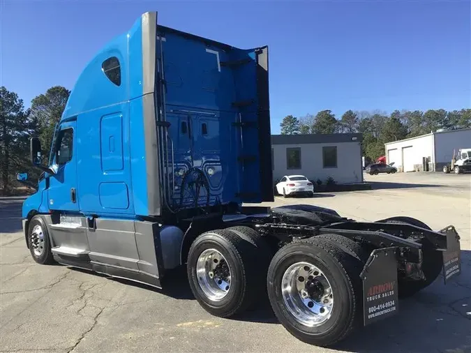 2021 FREIGHTLINER CA126