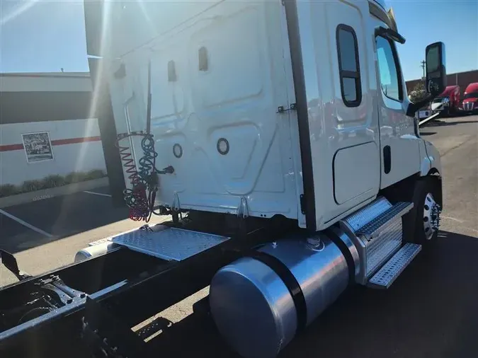 2020 FREIGHTLINER CA116e2afe7a4d726b37811707a178f972f63
