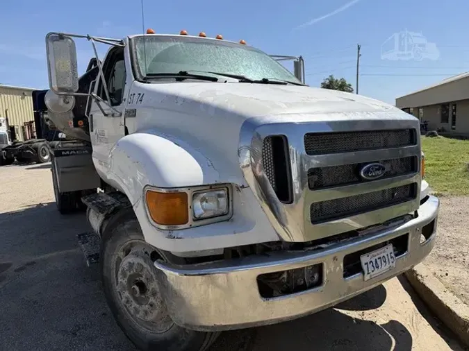 2008 FORD F750 SD
