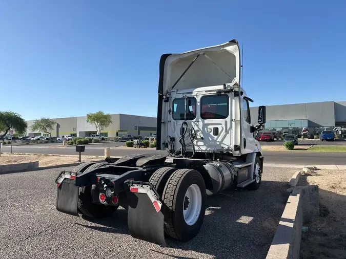 2017 FREIGHTLINER CASCADIA 113