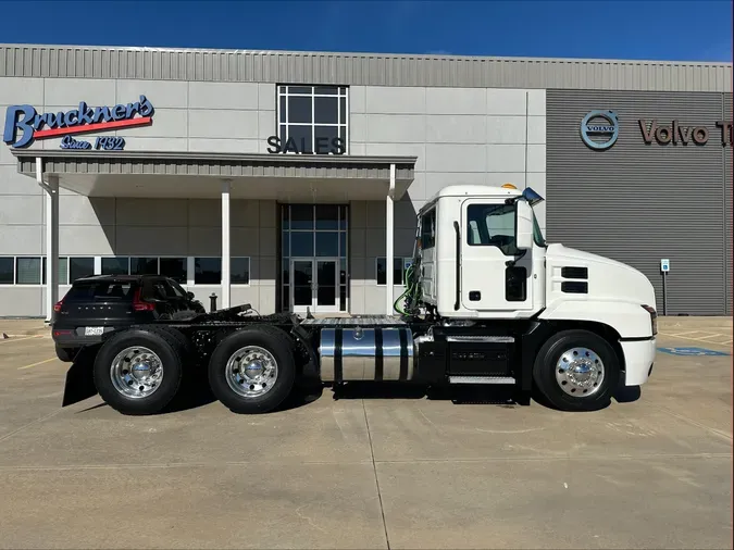 2019 MACK AN64T