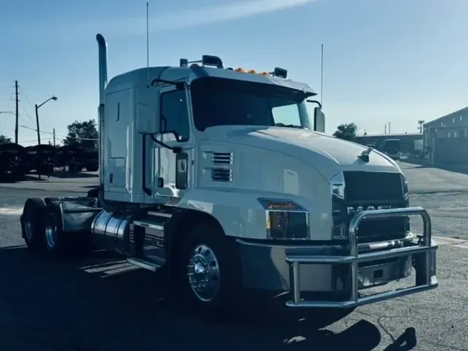 2020 MACK AN64T48