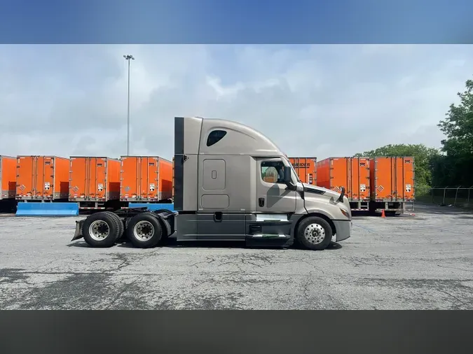 2023 Freightliner Cascadia