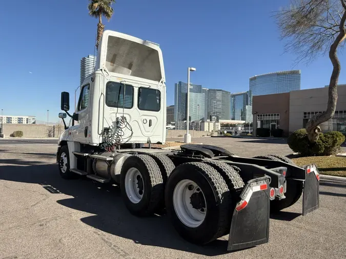 2019 FREIGHTLINER/MERCEDES CASCADIA 125