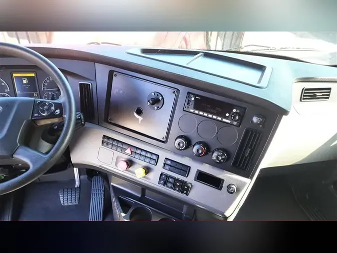 2022 FREIGHTLINER CA126