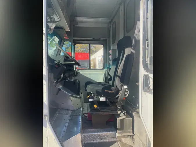 2017 FRTLR CUSTOM CHASSIS CORP MT55