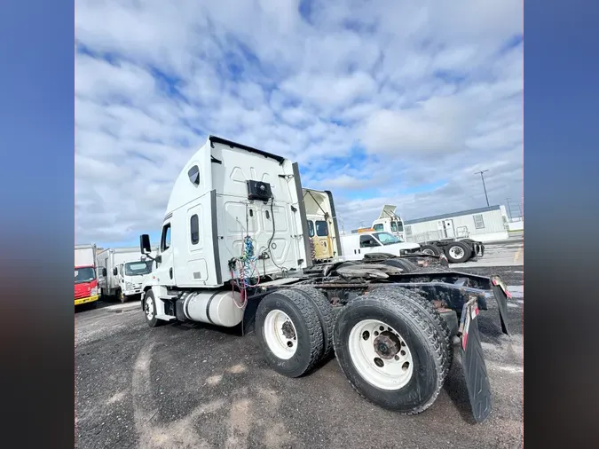 2020 FREIGHTLINER/MERCEDES CASCADIA 125