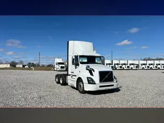 2018 Volvo VNL300