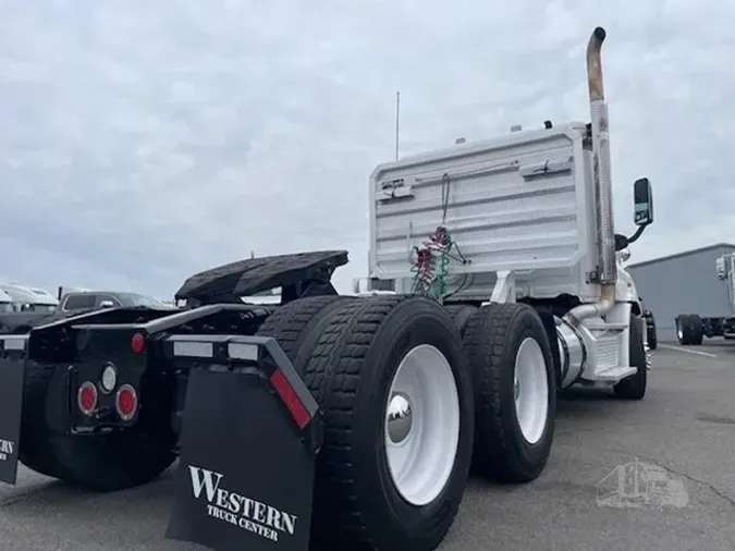 2016 FREIGHTLINER CASCADIA 113