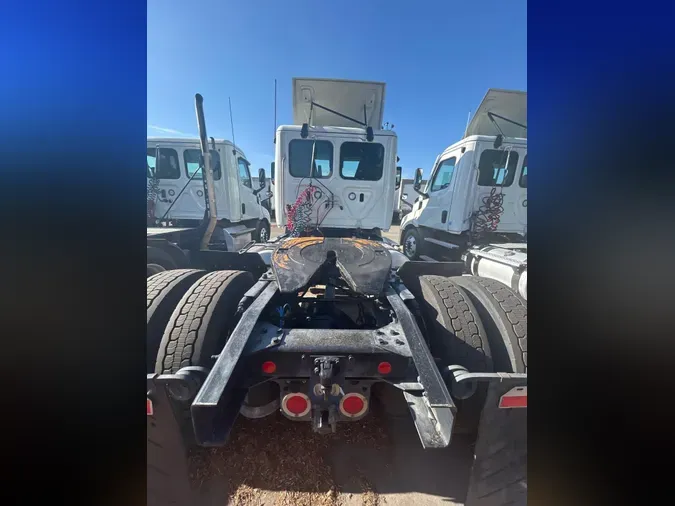 2020 FREIGHTLINER NEW CASCADIA 116