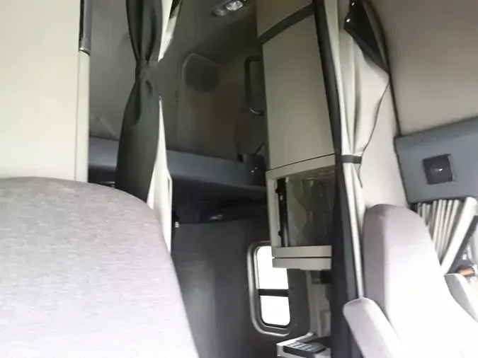 2020 FREIGHTLINER/MERCEDES CASCADIA 125