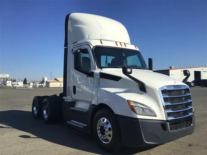 2020 FREIGHTLINER CA126