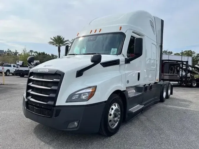 2020 Freightliner Cascadia