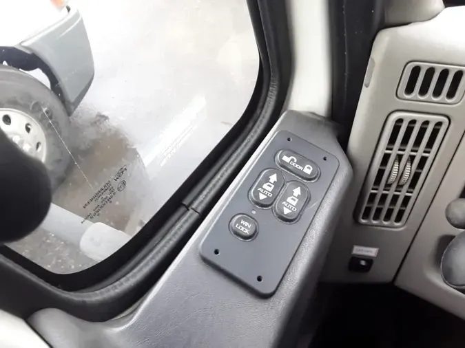 2017 NAVISTAR INTERNATIONAL 4300