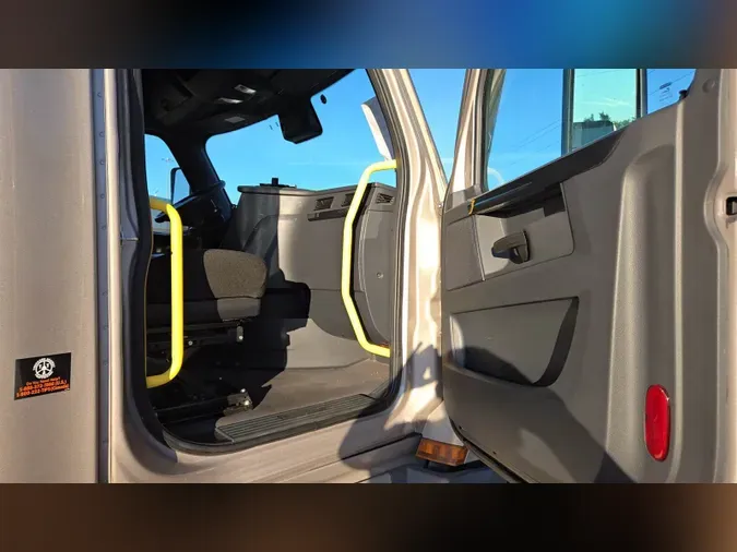 2024 Freightliner Cascadia 126