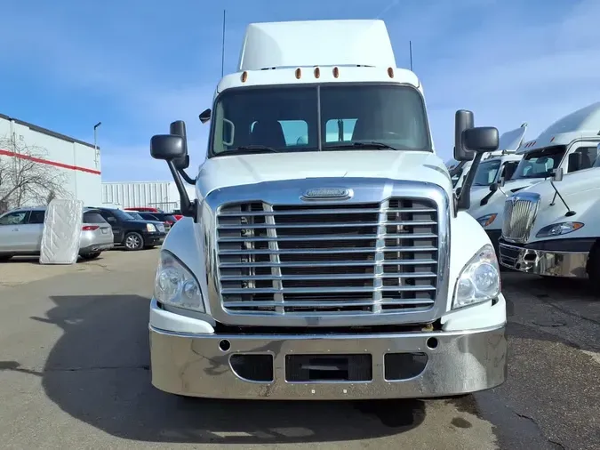 2016 FREIGHTLINER/MERCEDES CASCADIA 125