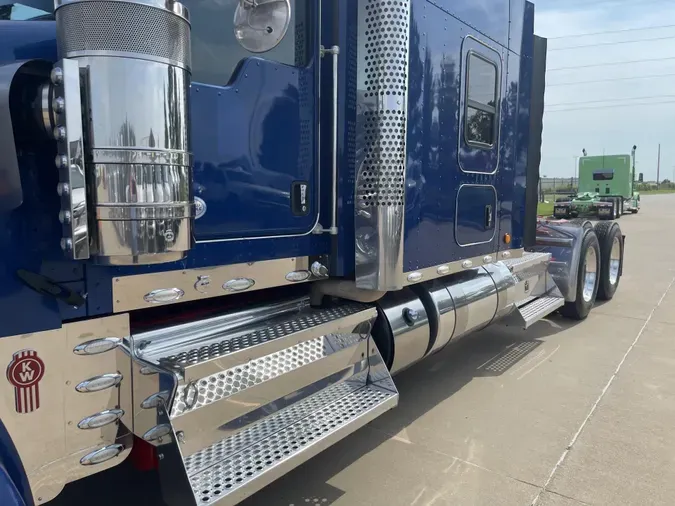2020 Kenworth W900L