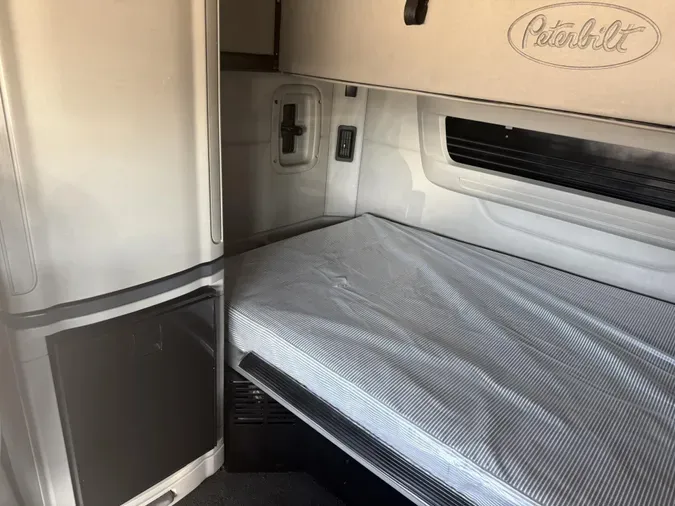 2022 Peterbilt 567