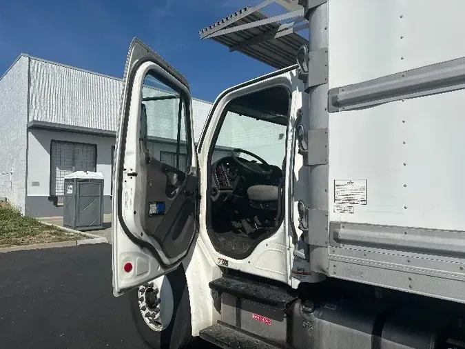 2017 Freightliner M2