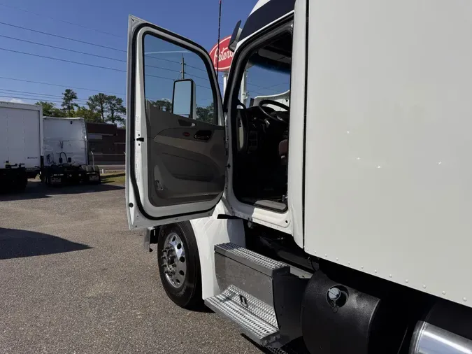 2022 Peterbilt 567