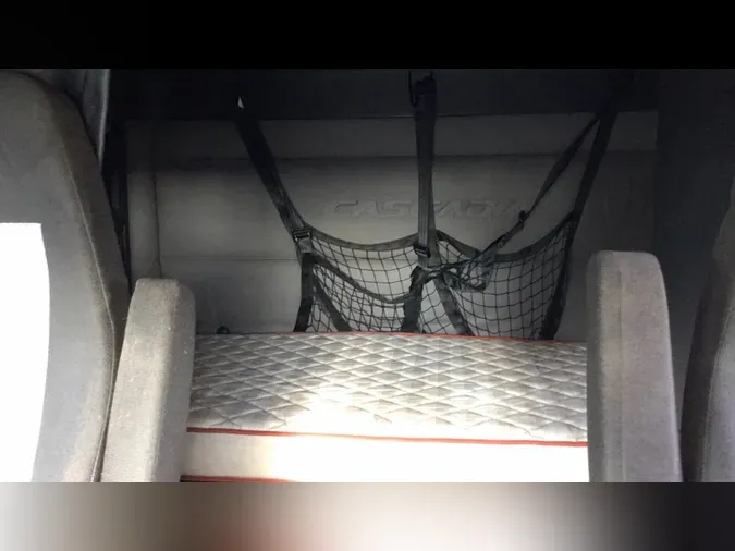 2021 Freightliner Cascadia 126e2e47a3da48c4511155f2798667accd5