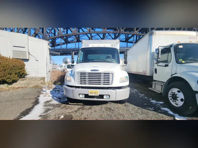 2016 FREIGHTLINER/MERCEDES M2 106