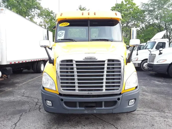 2019 FREIGHTLINER CASCADIA 113