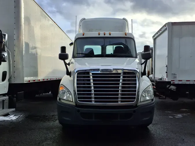 2018 FREIGHTLINER/MERCEDES CASCADIA 125