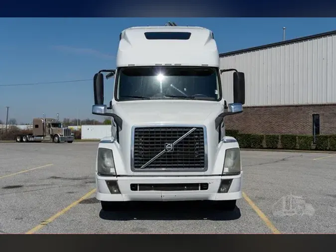 2015 VOLVO VNL64T670e2ec0c370196426420bbde1e62741a34