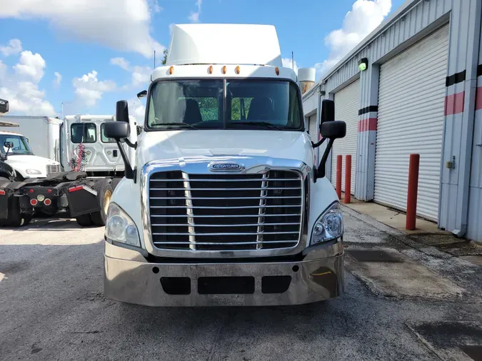 2016 FREIGHTLINER/MERCEDES CASCADIA 125