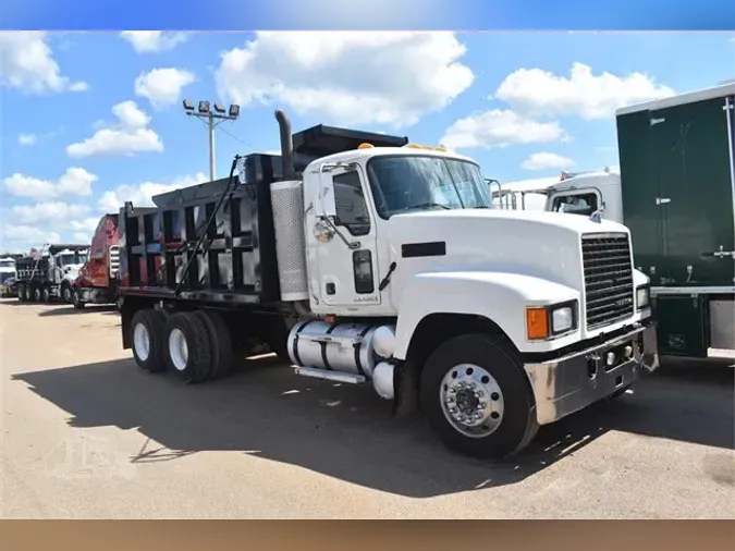 2009 MACK PINNACLE CHU613e2ed7cc6e9f71c2d416b0b4febe79e41