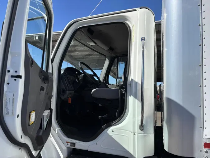 2019 Freightliner Business Class M2 106