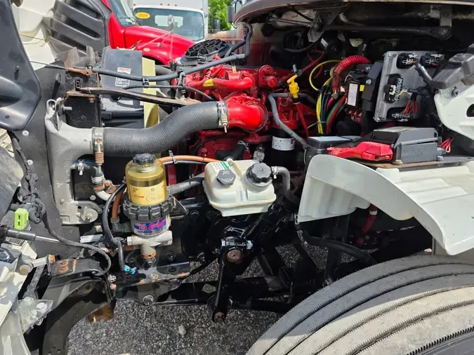 2019 FREIGHTLINER M2 106
