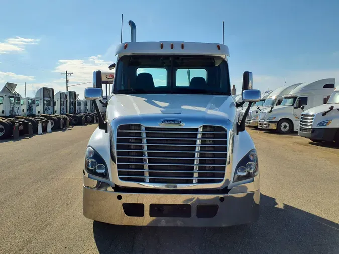 2016 FREIGHTLINER/MERCEDES CASCADIA 125