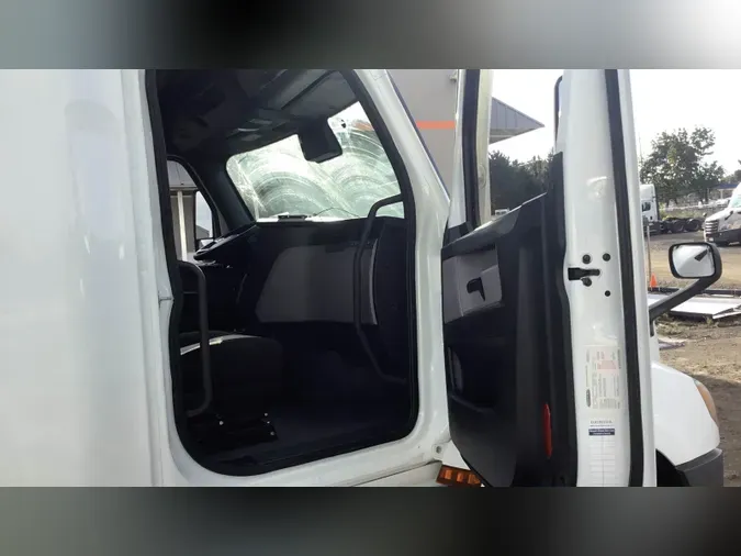 2021 Freightliner Cascadia 126