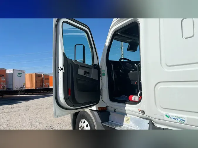 2021 Freightliner Cascadia 126e2f3880f88867a75034b59480268977e