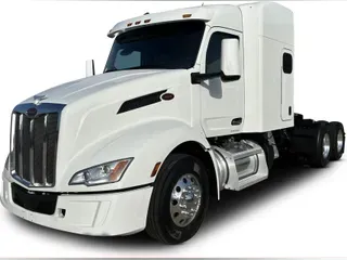 2023 Peterbilt 579