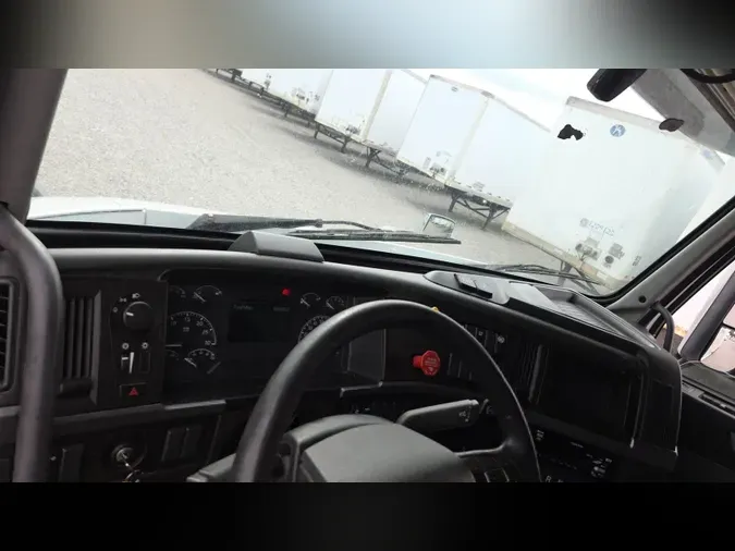 2019 Volvo VNL 740