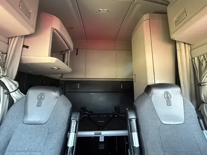 2023 KENWORTH T680